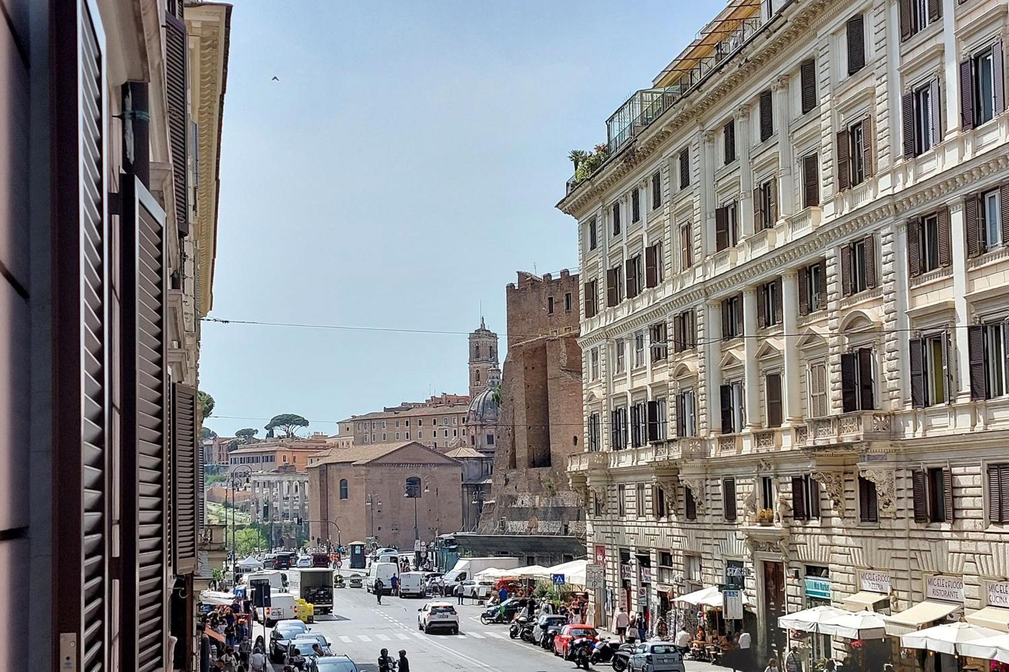 Ych-Colorful And Classy Apartment Near Fori Imperiali Roma Esterno foto